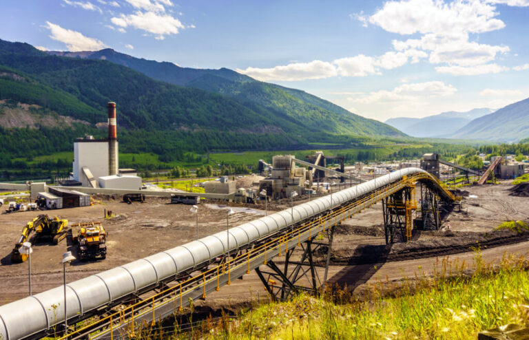 Implicaciones de la minería en energías renovables: Qué considerar