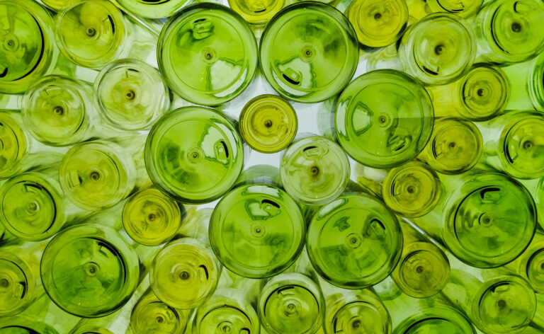 Métodos y beneficios de la producción de vidrio reciclado
