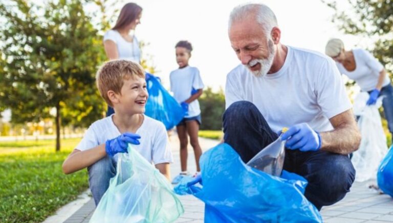 Qué papel tiene el voluntariado en el reciclaje social